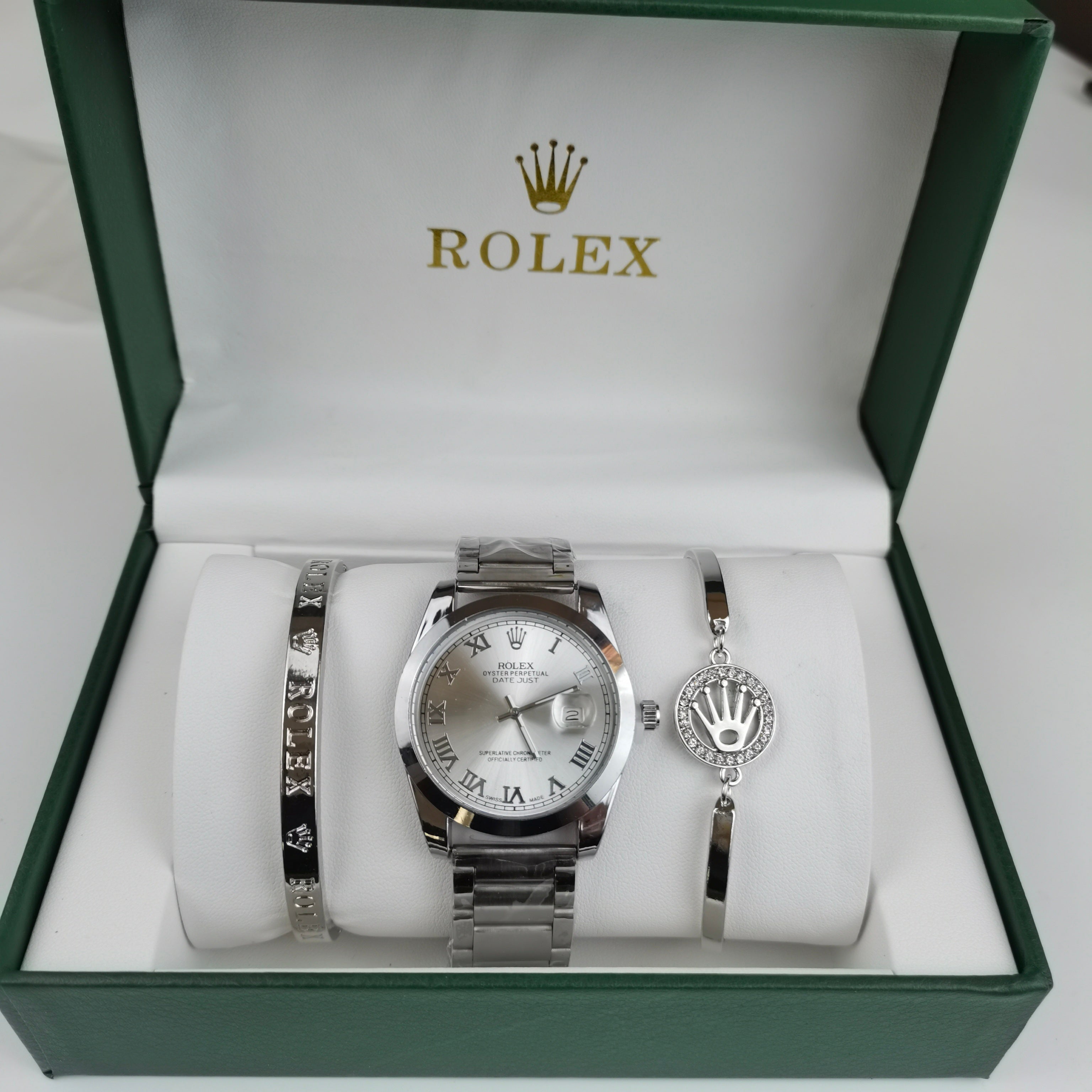 Montre élégante inspirée de l'iconique Rolex Oyster Perpetual Datejust accompagnée de bracelets