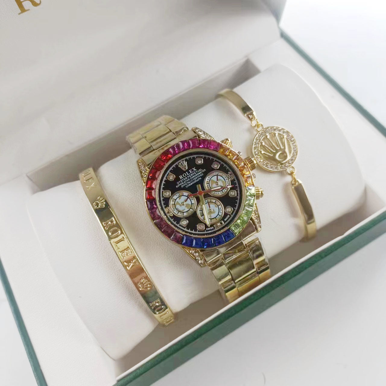 Montre élégante inspirée de l'iconique Rolex Oyster Perpetual Datejust accompagnée de bracelets