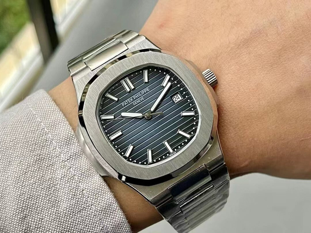 Montre inspirée de la Patek Philippe Nautilus