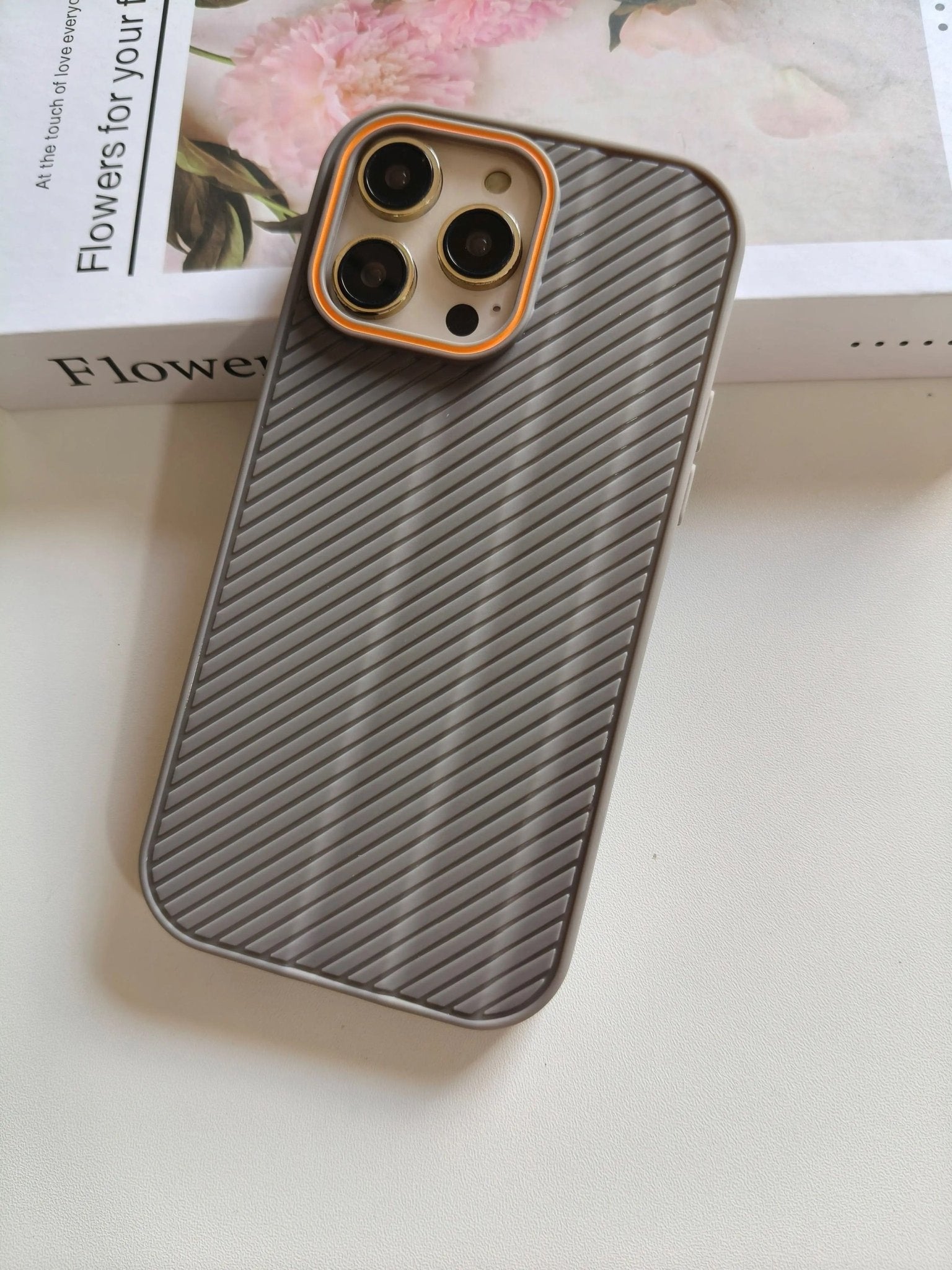 Coque iPhone Minimaliste à Rainures – Protection Antichoc en TPU Premium pour iPhone 11 à 17 Pro Max / Air - HGL - CHINA
