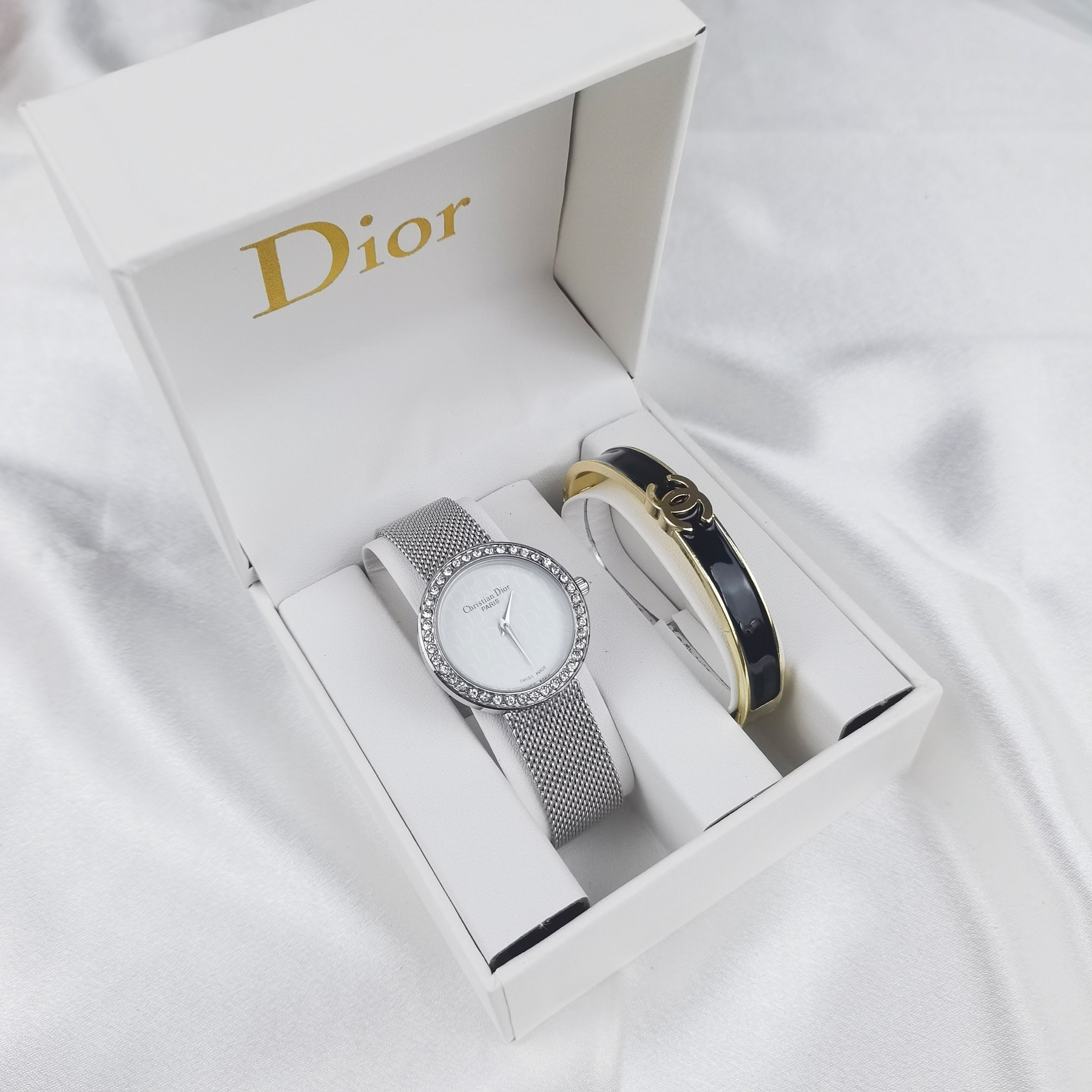 Montre inspirée de la collection Dior et un Bracelet inspirée de la collection chanel