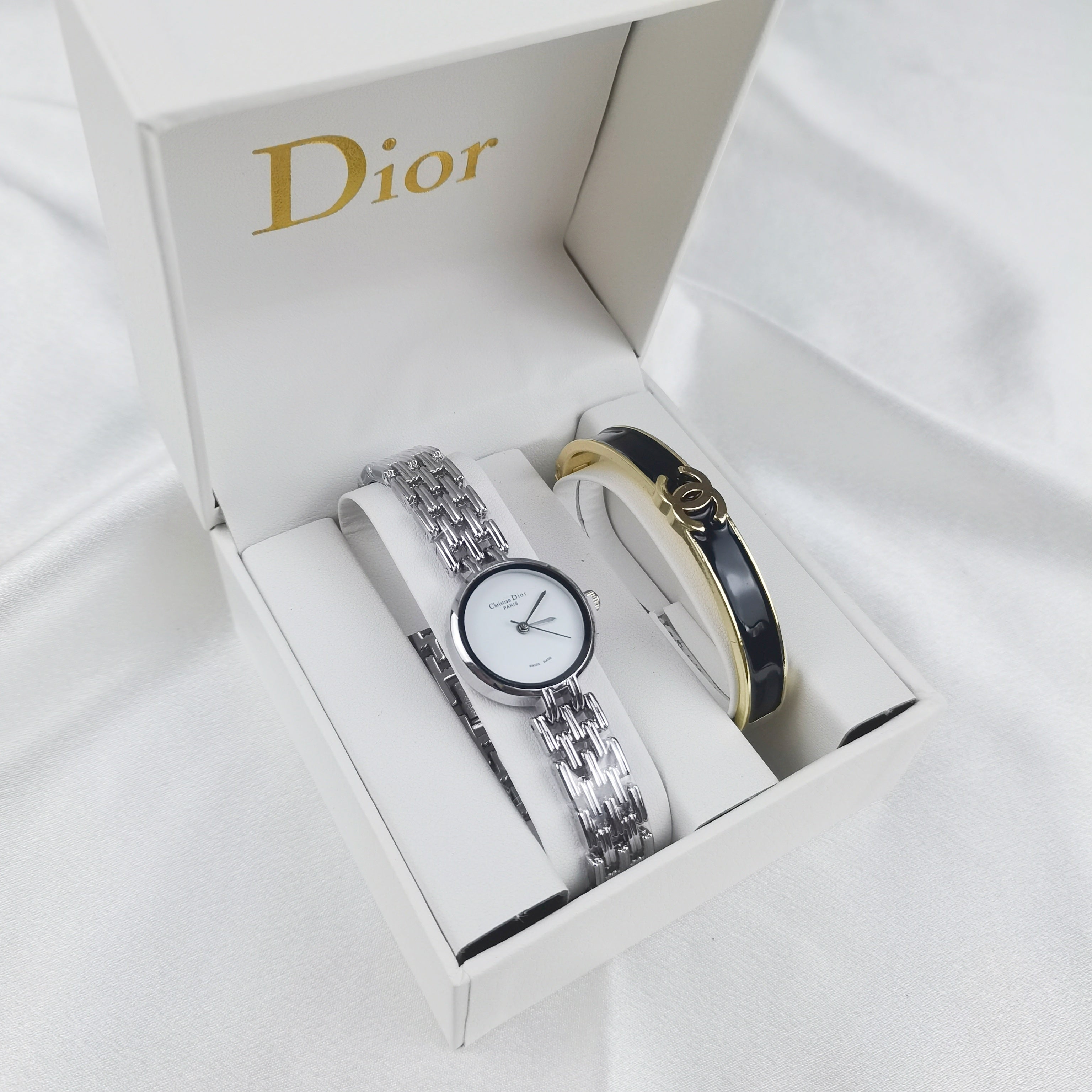 Montre inspirée de la collection Dior et un Bracelet inspirée de la collection chanel