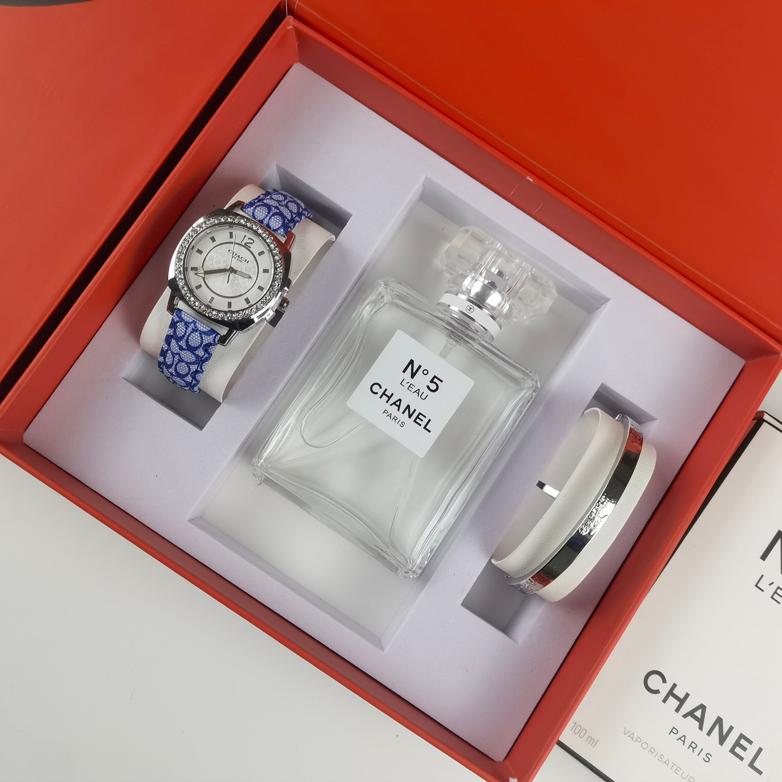 Montre inspirée de la collection des montres Coach, parfum chanel et bracelet
