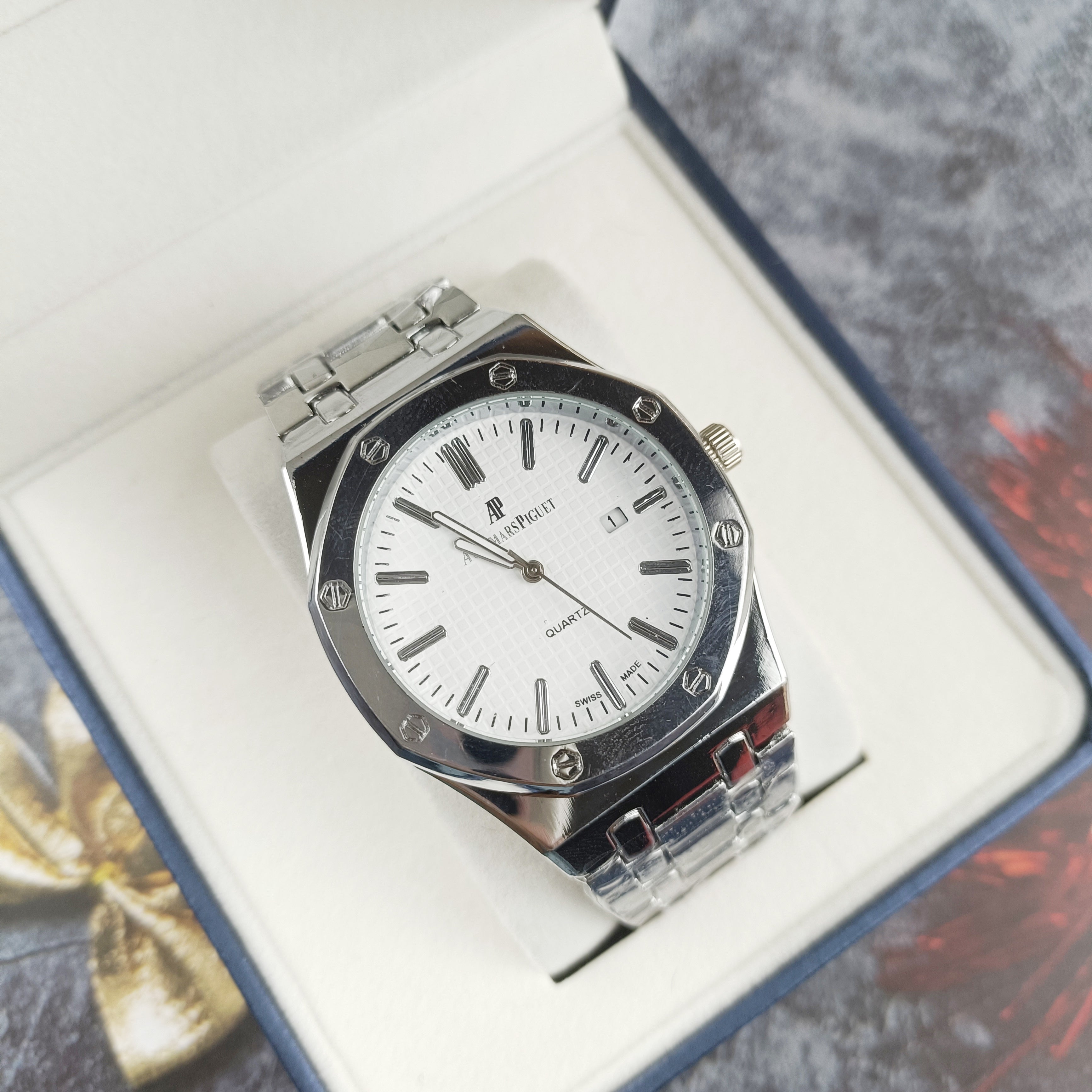 Montre inspirée de l'iconique Audemars Piguet Royal Oak