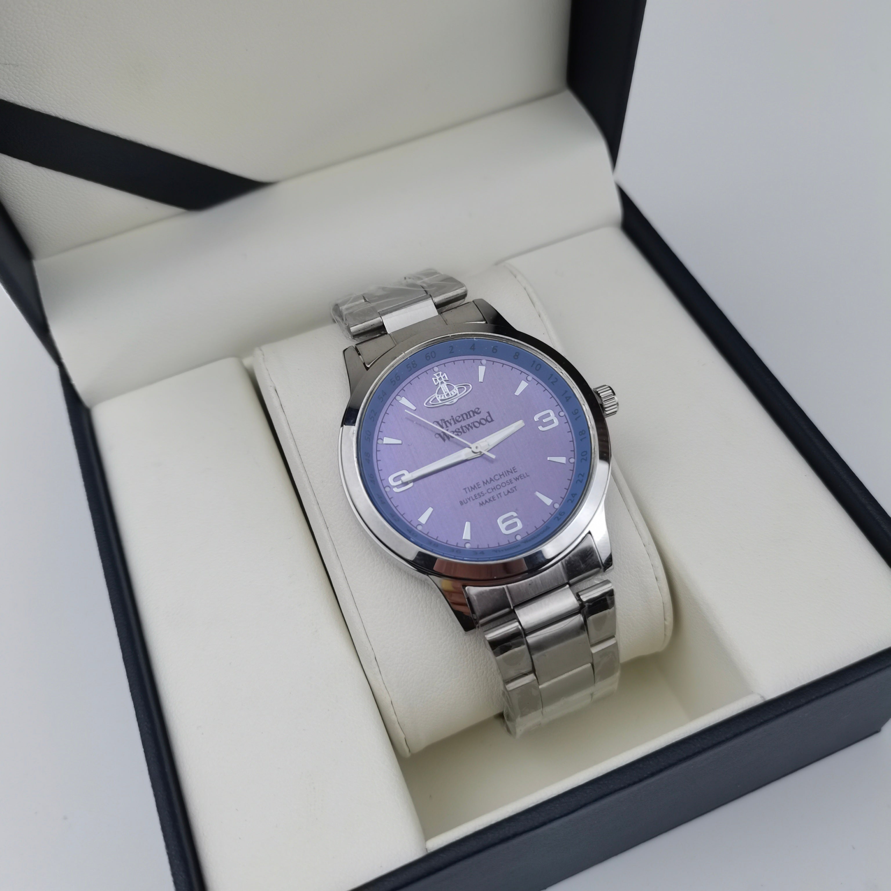 Montre inspiree de la collection Vivienne Westwood Time Machine