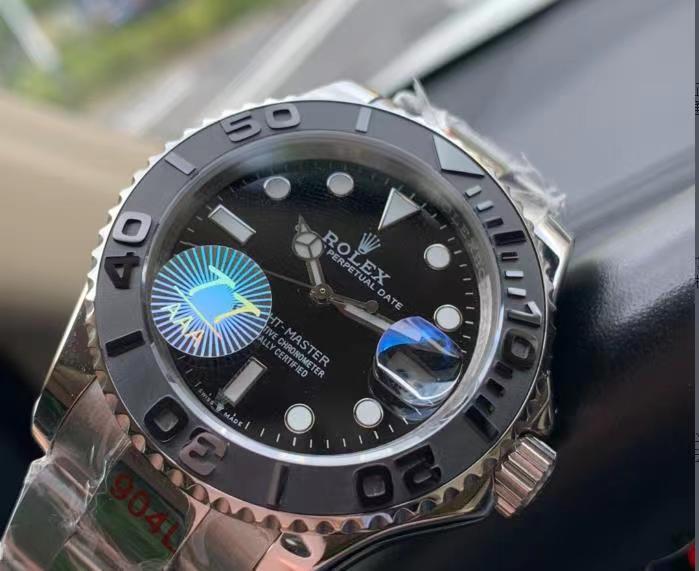 Montre élégante inspirée de l'iconique Rolex Oyster Perpetual Date yacht-master