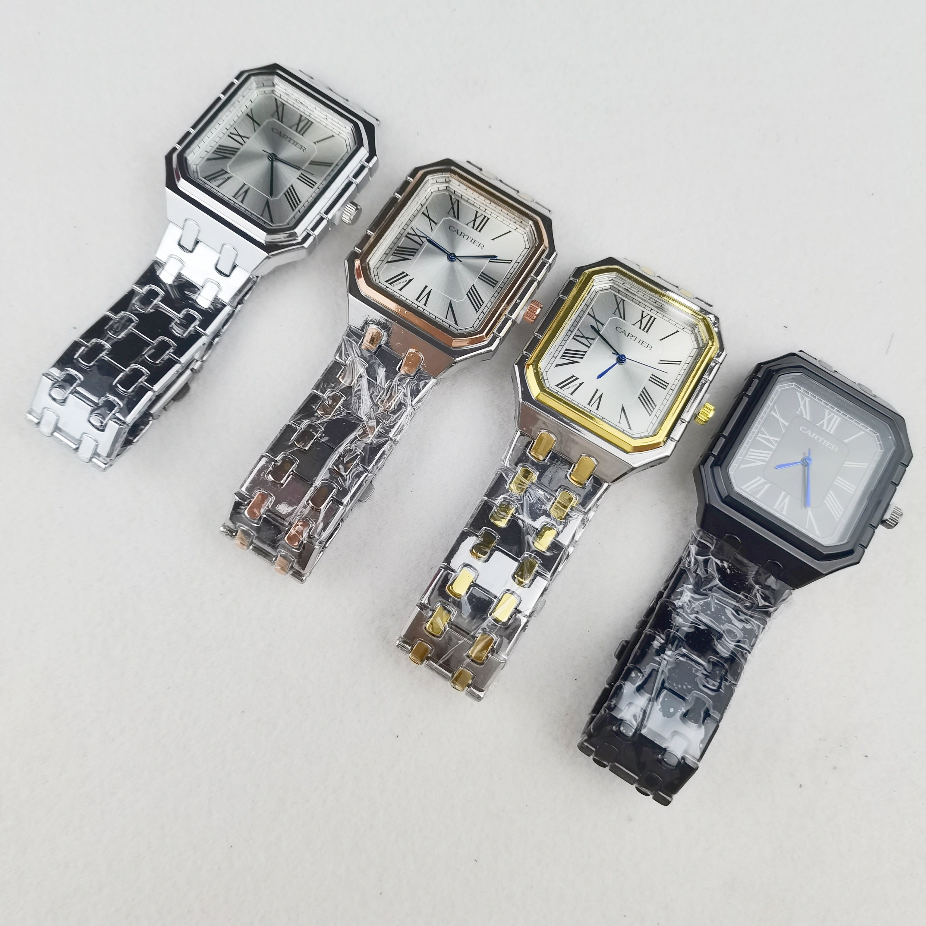 Montre inspirée de la légendaire Cartier Santos