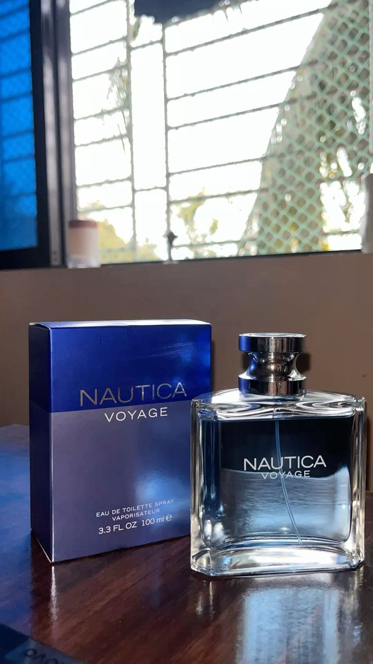 parfum inspiré de la légendaire collection Nautica Voyage