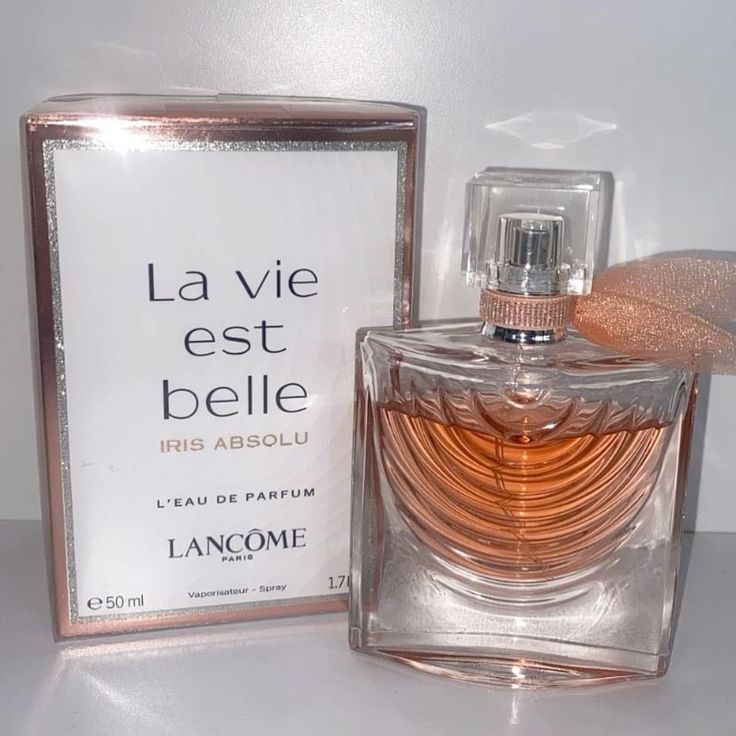 Parfum inspiré de la légendaire collection La Vie Est Belle de Lancôme