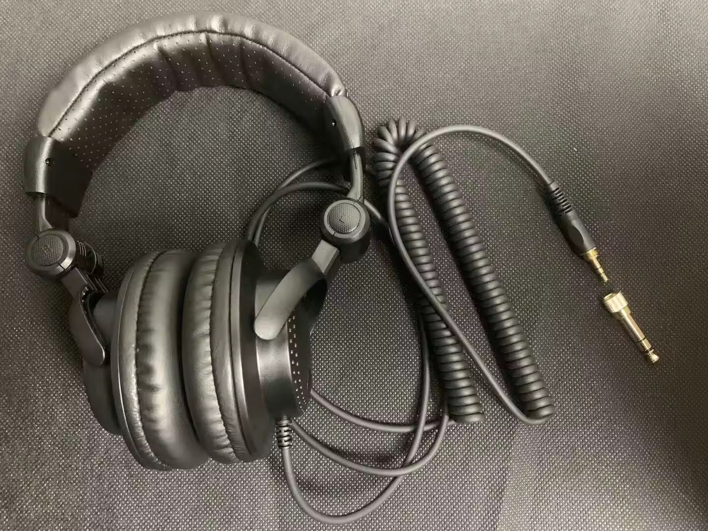 Kit Complet de Studio Professionnel 192kHz/24Bit – Pack Podcast & Enregistrement avec Microphone à Condensateur, Interface Audio USB, Casque de Monitoring et Bras Articulé - HGL - CHINA