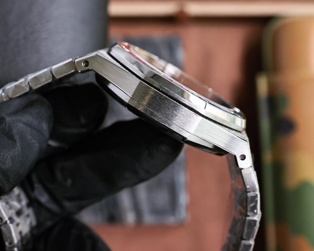 Montre iconique Audemars Piguet Royal Oak automatic - HGL - CHINA