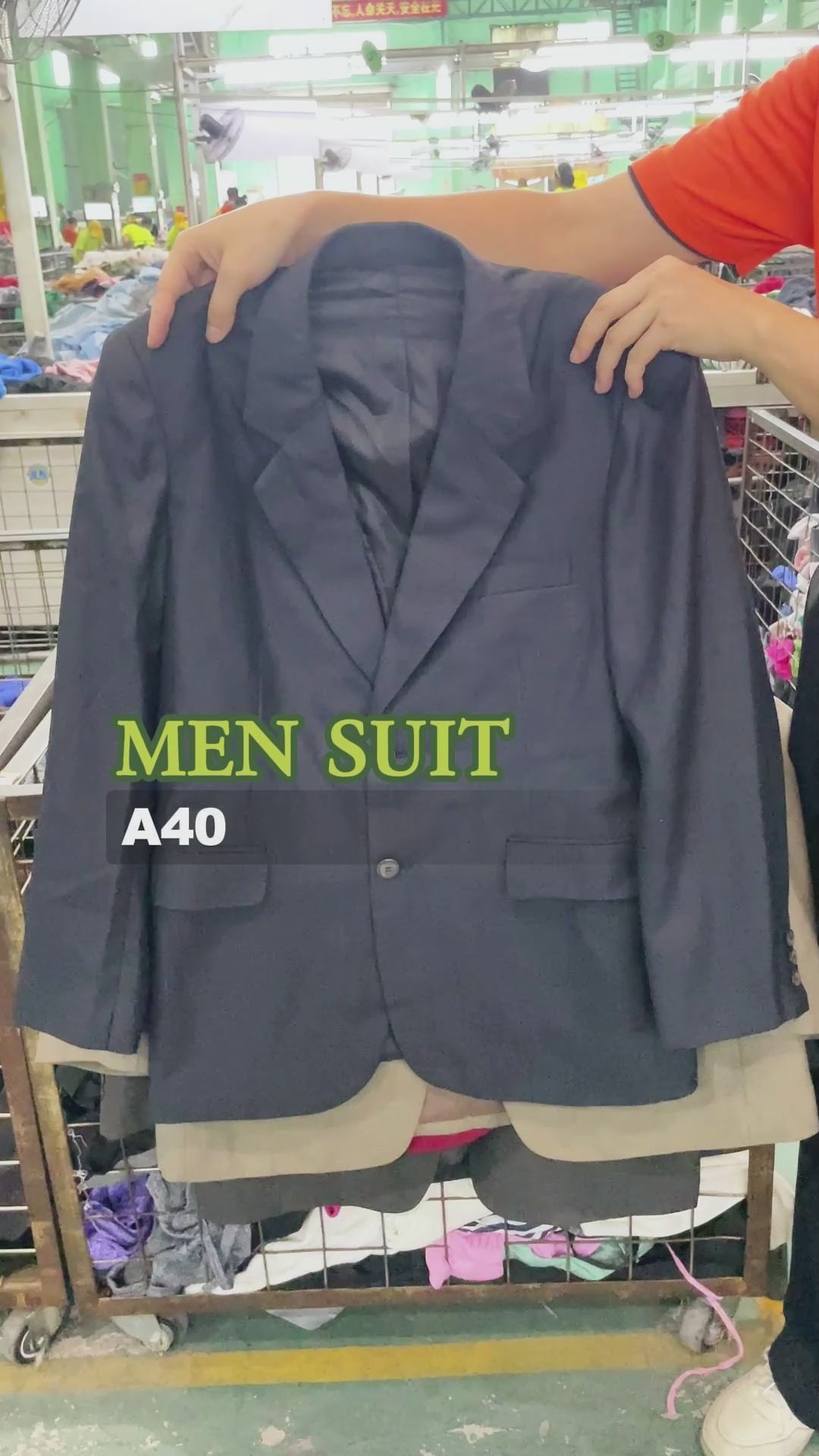 Balle de Vestes de Costume pour Hommes – 45kg (Environ 63 pièces)