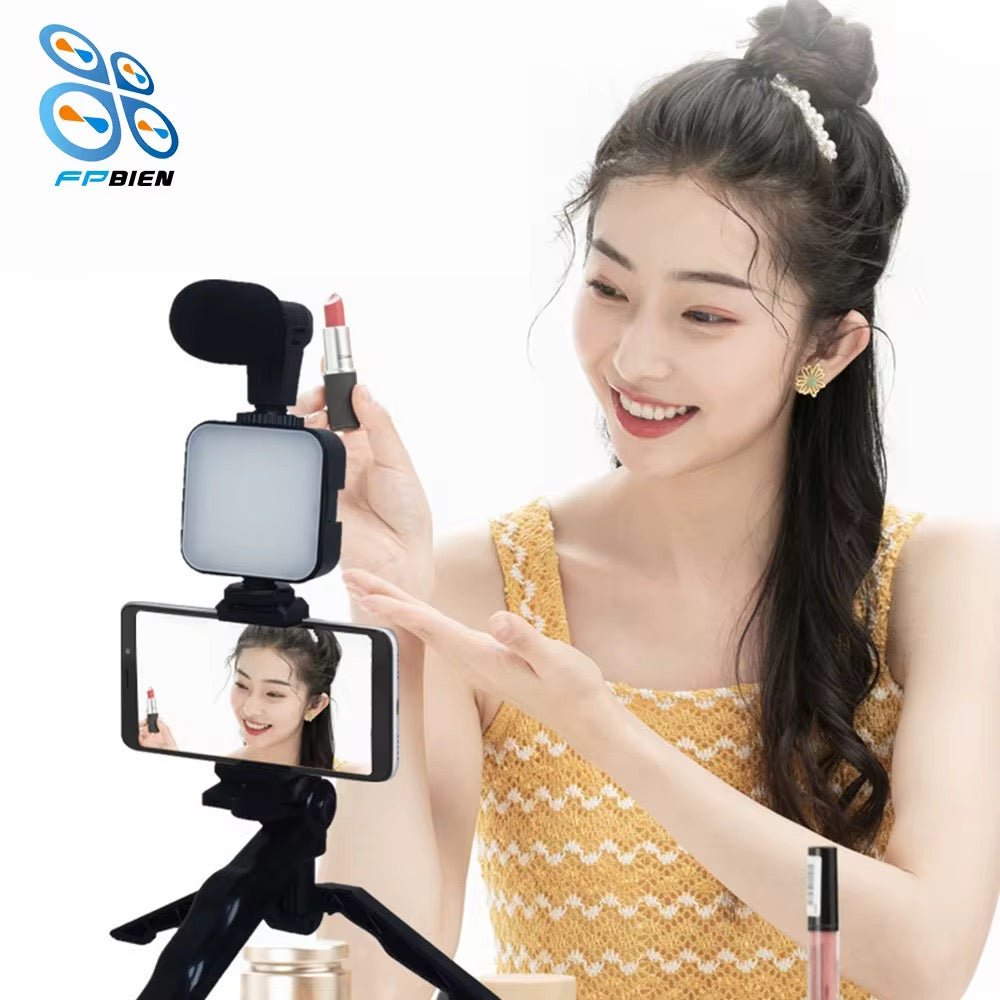 Studio Mobile 4 - en - 1 : Trépied, Micro, Lumière LED et Télécommande - HGL - CHINA